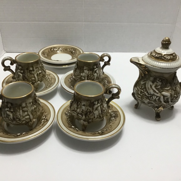 R. Capodimonte M.A.S. Small teapot with 4 footed cups and 6 plates - Picture 11 of 16
